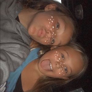 Meet your Posher, Ava